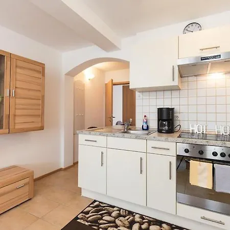 Lauser Ug Apartman *